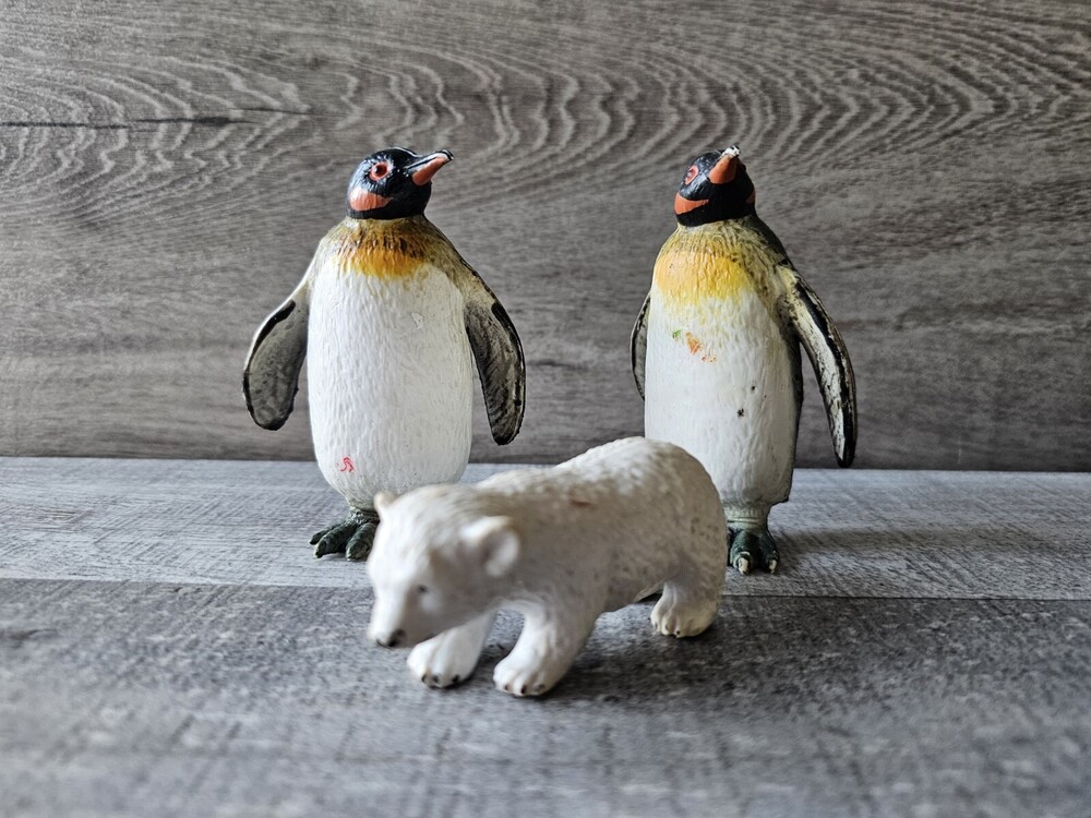 Penguin Zoo Bird Animal Toy Figurine Hard Rubber & Baby Polar Bear Artic Lot 90s